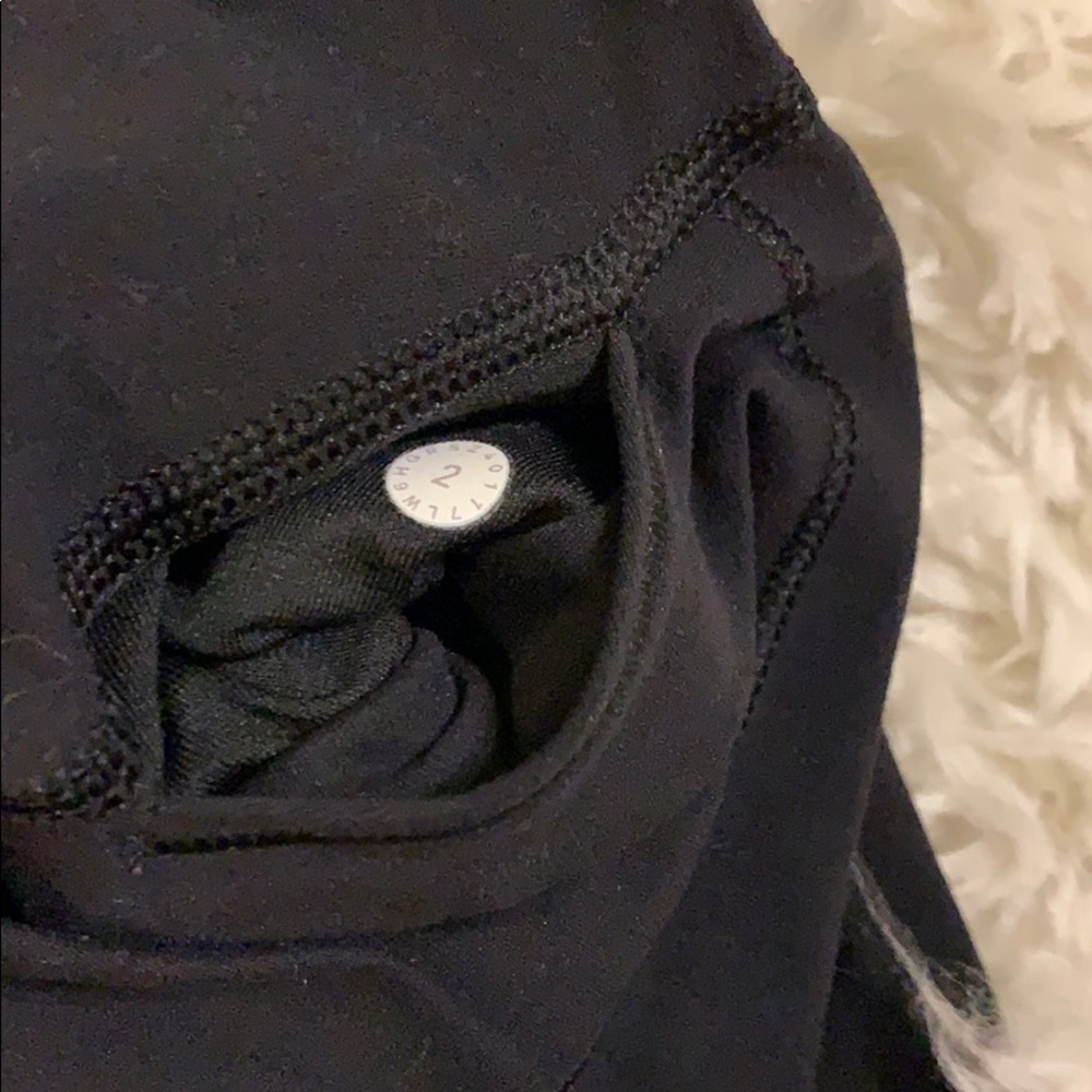 Lululemon Women’s Black Align Crop Leggings - Picture 5 of 6